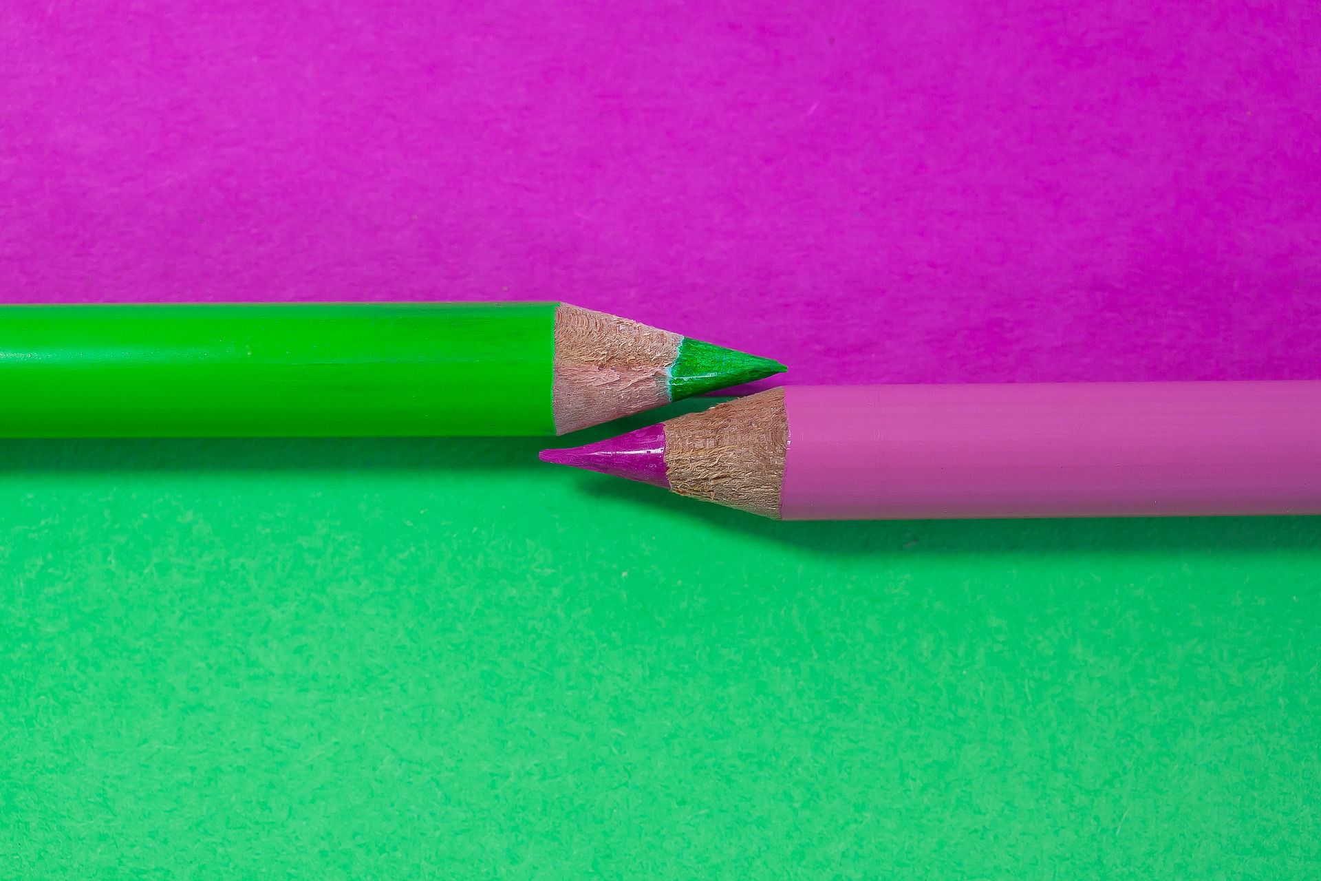 Buntstifte Kontrastfarben pink-grün