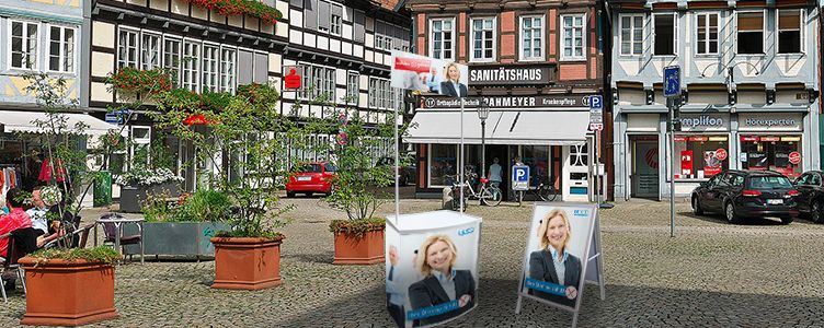 Wahlstand individuell gestalten mit bedruckten Werbemitteln