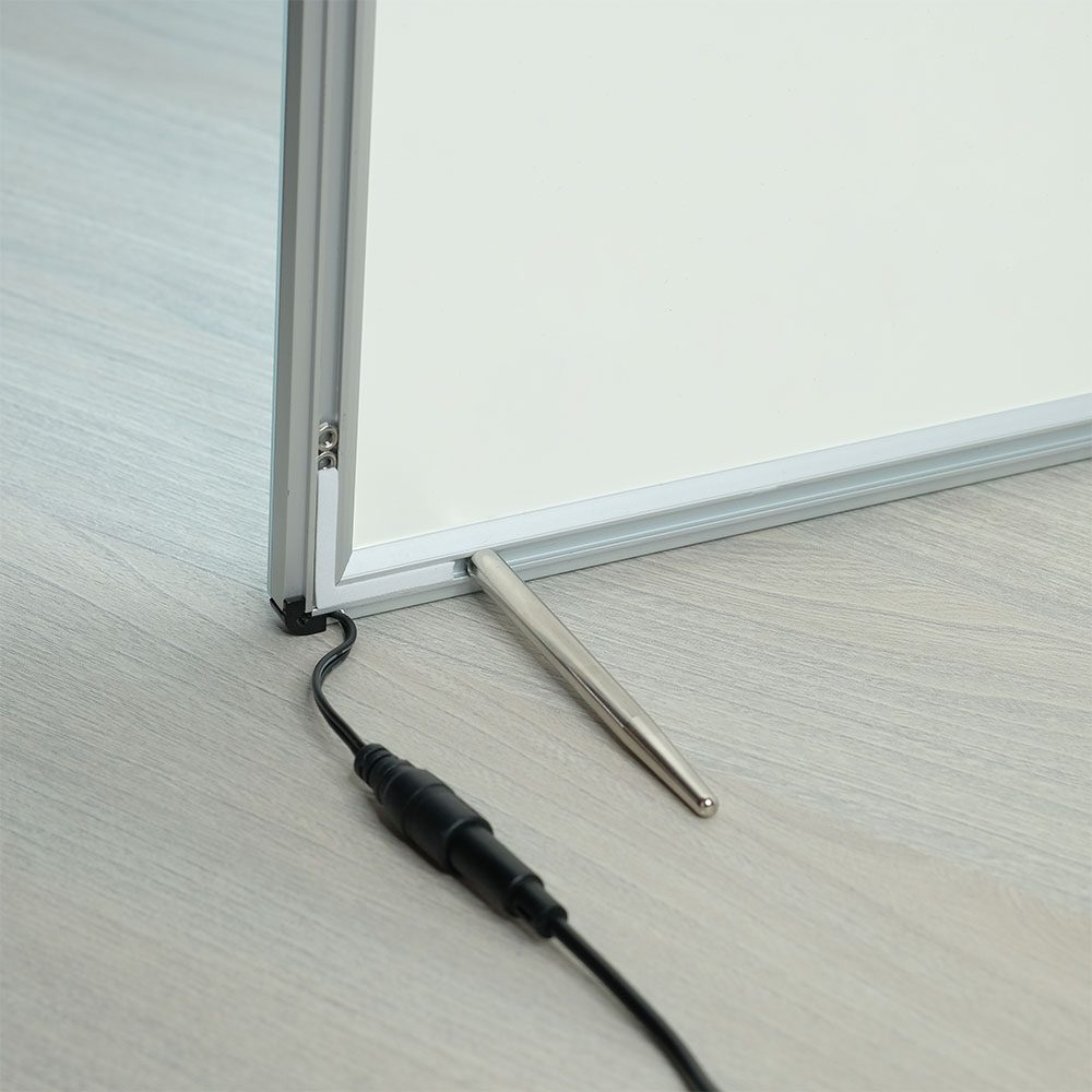 LED-Posterrahmen Slim - Chromhalter und Netzkabel