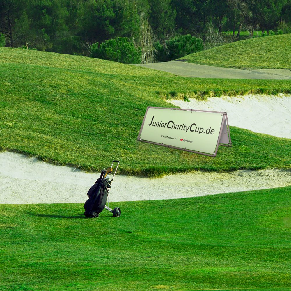 Doppelseitiger Outdoor Bannerframe auf dem Golfplatz